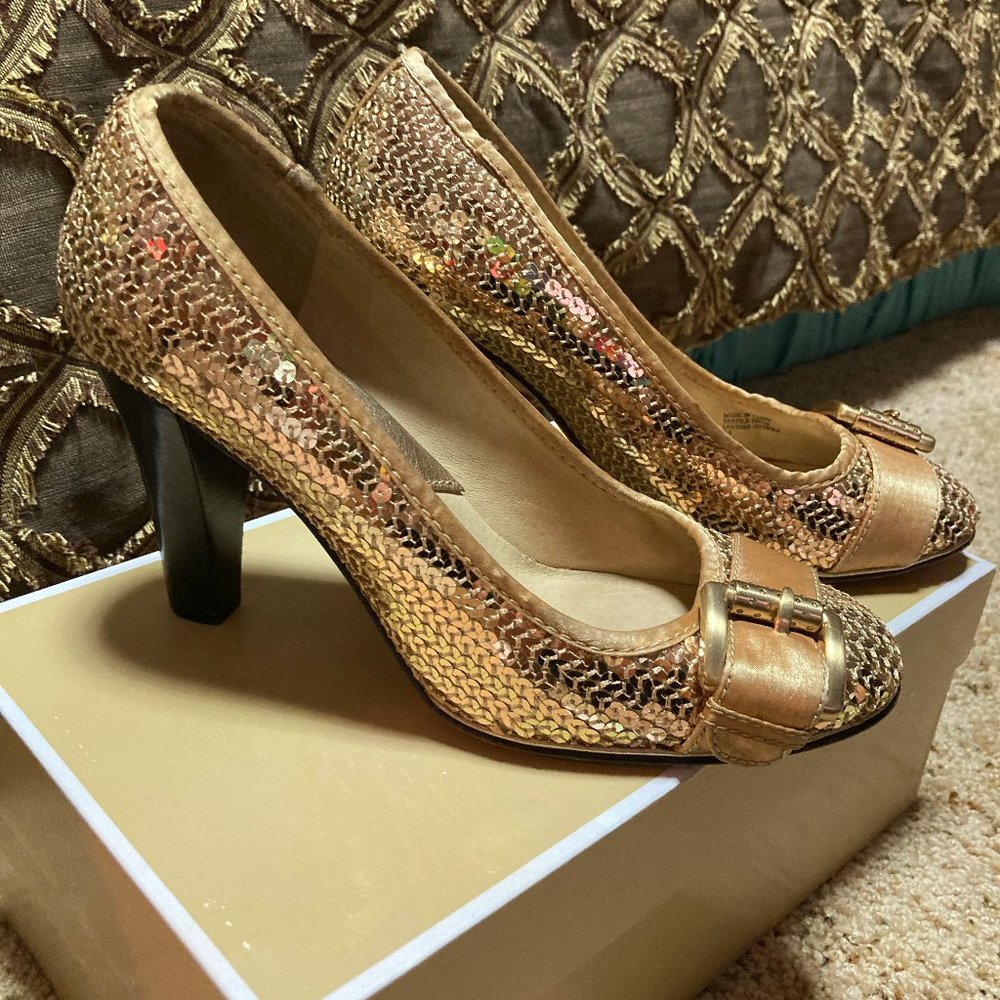 GOLD SEQUINED HEELS